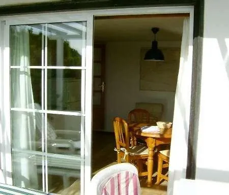 Sleeps 2 Pool Wifi 公寓