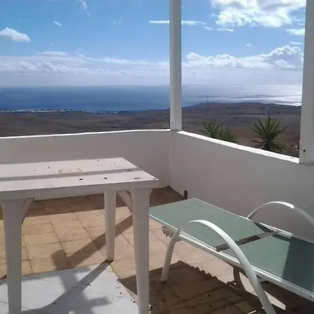 Sleeps 2 Pool Wifi 公寓 Uga